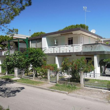 Condominio Villa Verde Бибионе Екстериор снимка
