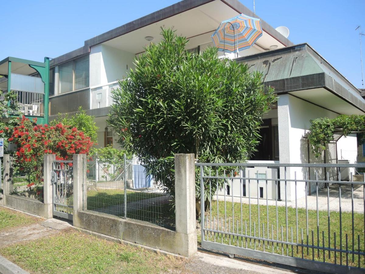 Condominio Villa Verde Бибионе Екстериор снимка